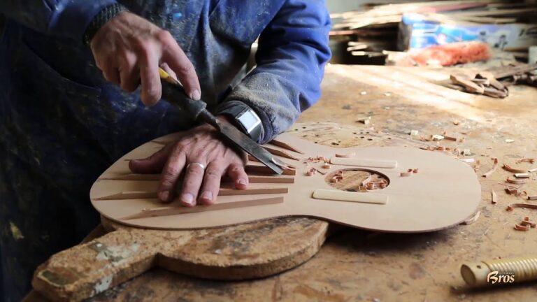 El Arte de la Construcci&oacute;n Artesanal de la Guitarra Flamenca