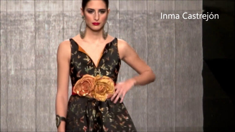 Tendencias Elegantes en Tocados para Moda Flamenca